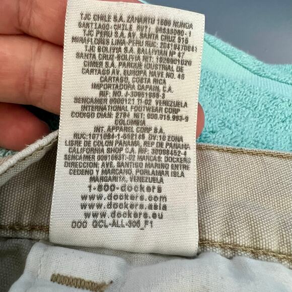 Dockers Cargo Shorts Men's W40 Khaki W/ hook and loop Flap Cargo Pockets - Picture 11 of 11